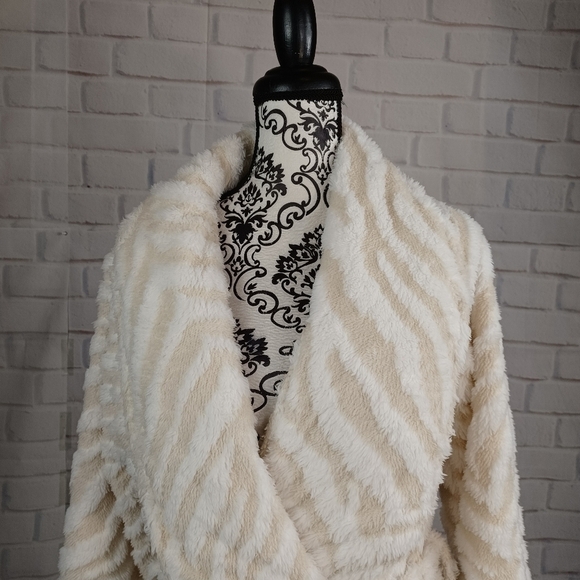 Soft Surroundings women's tie front belted robe faux fur size large pockets b7 - Picture 2 of 11